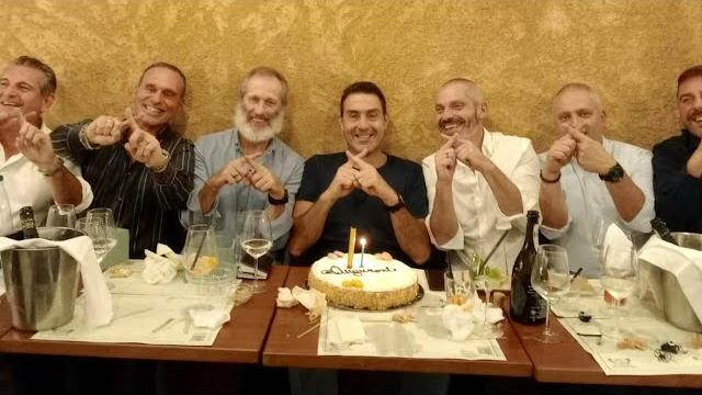 Vannacci, anello con il fascio littorio e X Mas per i fedeli realizzato ad Arezzo: la polemica - 8zOd4VsHnxU