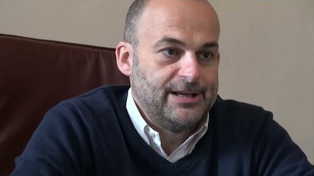 Caro bollette, il comune di Arezzo taglia sulla luce di parchi e lampioni - 9LeexiEimLU