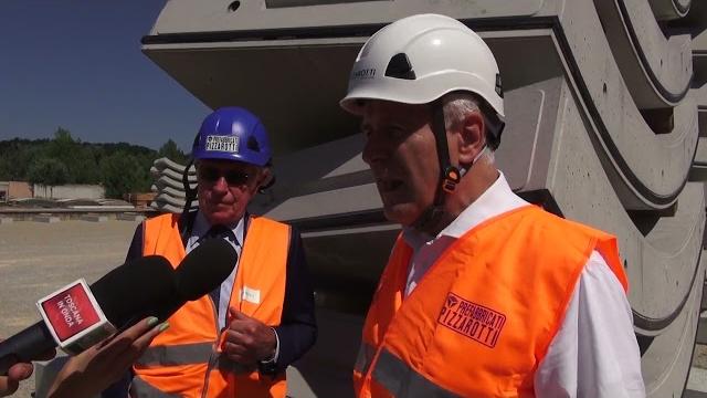 A Lucignano la produzione dei conci dell'Alta Velocità, Giani in visita - FSKlcNWUYOs