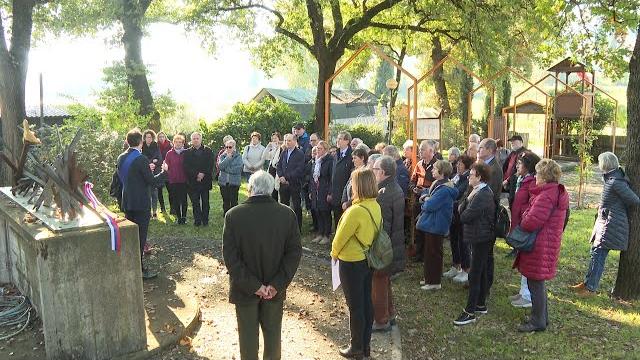 Ex Premier della Slovenia visita in delegazione il campo di Renicci ad Anghiari - Hp8x8-W3l_Y