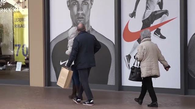 Black Friday anche ad Arezzo. "Fenomeno che pesa soprattutto sulle piccole imprese" - J9bu0JmvfTs