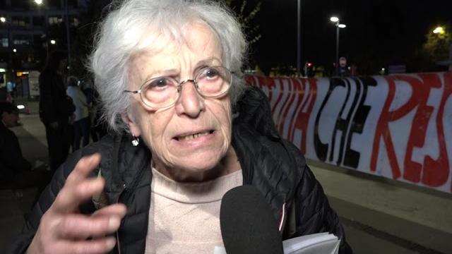 4 Novembre, contro manifestazione in piazza della Repubblica ad Arezzo - JB2C9B6d6x8