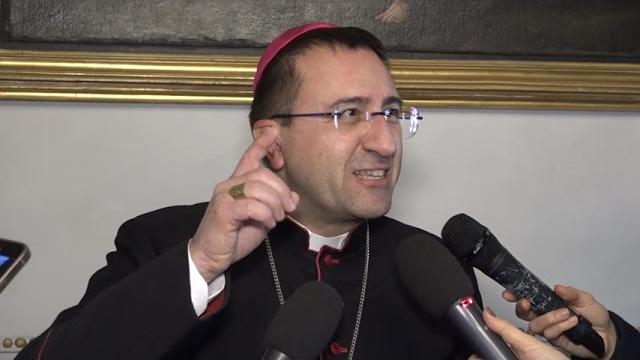 Madonna del Conforto, il Vescovo di Milano: "qui più devozione che a Milano". Duomo gremito - K5iB8EWec74