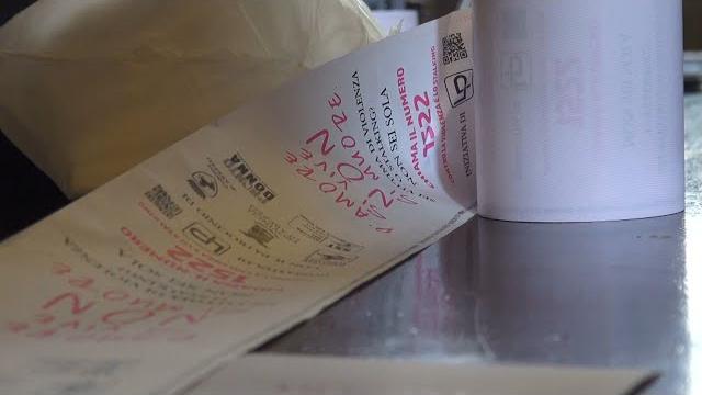 Il numero antiviolenza 1522 sugli scontrini e nei bar: l'iniziativa di un imprenditore aretino - KYnNV33Nx_Q