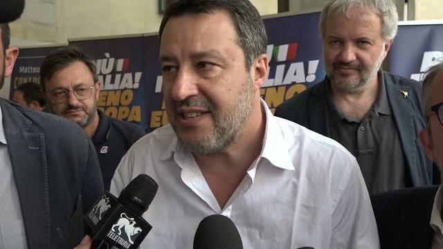 Salvini a Cortona su Medio Etruria: "risposta dai tecnici arriverà a breve" - M4c6Ijh7UpE