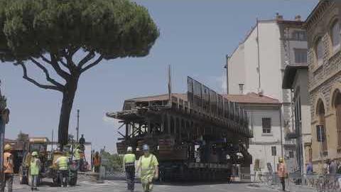Ponte al Pino: rimossa la parte centrale della struttura. In azione una gru da 2mila tonnellate - Mbk5HA1tqDE