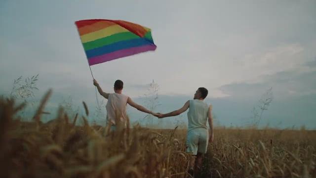 Arezzo rafforza l’impegno contro le discriminazioni.In aumento gli accessi allo sportello LGBTQIA+ - PKvXpoIjJes