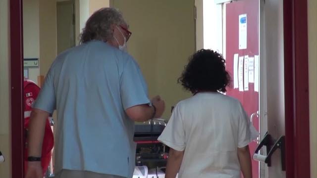 Nuovo contratto sanità, più soldi per 21mila infermieri toscani - TjQ0KY2jBrM