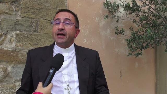 Arezzo, preghiera per la Pace in Terra Santa in Cattedrale - Yi3xNcO3WA4