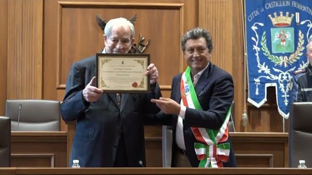 Castiglion Fiorentino: la cerimonia di conferimento della Cittadinanza Onoraria a Renato Galletti - _7iygSlAv6E