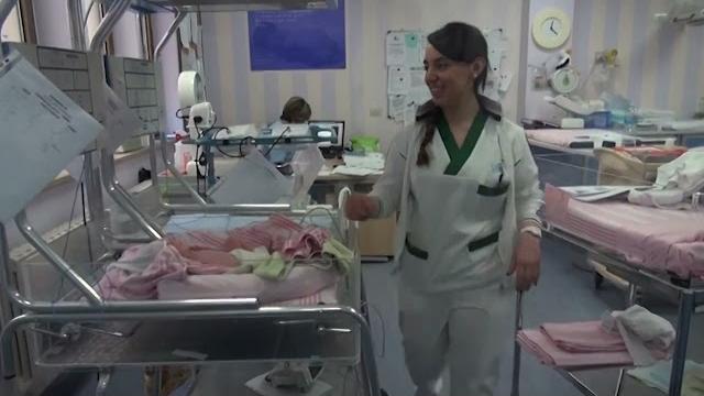 Un servizio di prima assistenza Whatsapp per le neo-mamme aretine - dGfmLZ9PyFY