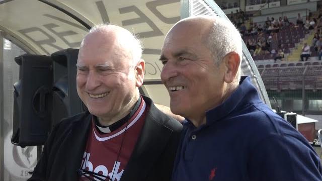 Donazione a Calcit e Ail "Federico Luzzi", grazie alla maglia della "rovesciata dei sogni" - fryQkVenxyo