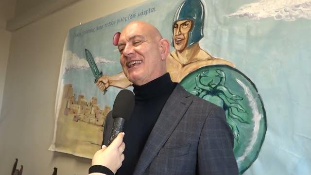 L'assessore al bilancio Merelli dona un suo dipinto al Comune di Arezzo - j5FRUhE2Xn4