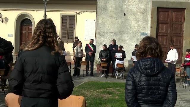 "Sedie Vuote": la Valdichiana Aretina si unisce per la memoria condivisa nel Giorno della Memoria - lxYshqZ2Cnw