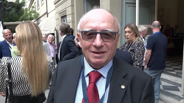 Ad Arezzo si fa il punto sulla legge sulla non autosufficienza. In 400 al Petrarca per Anap - pfCOFz1_baU