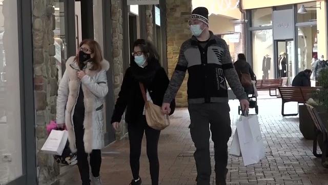 Saldi invernali: in Toscana al via il 5 gennaio - s9C7eb7E3lQ