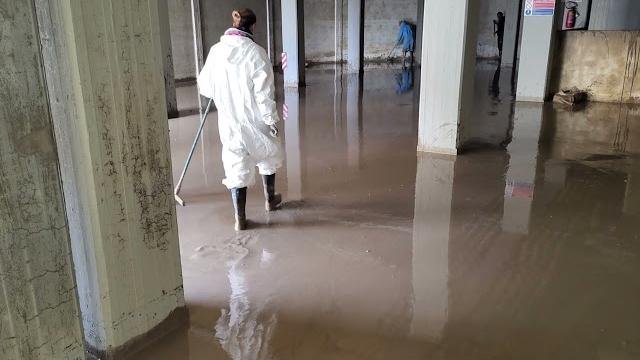 Anche i volontari aretini della Racchetta tra gli “angeli del fango” - zCRPIq7B-Xg