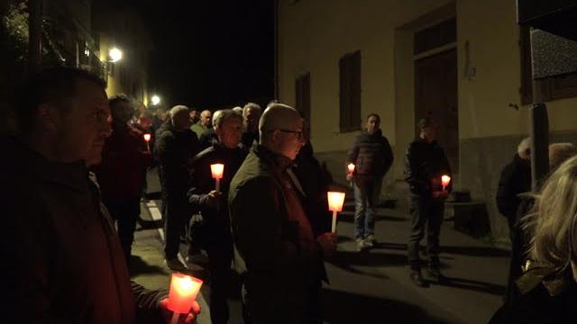 Via Crucis: a Castiglion Fibocchi coinvolti 80 ragazzi - -ZU0ivSuS-E
