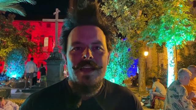 "Lucignano come New York", grande successo per "Di giovedì" nel borgo toscano - -dfuGNf1fA4