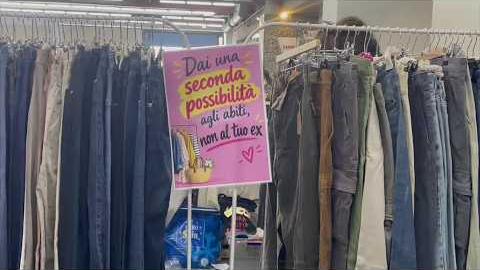 Riuso, second hand e aggregazione: ancora un successo per il Mercatino delle Pulci di Arezzo - 3nzHghxpGJs