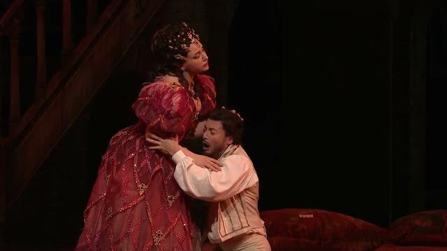 Vittorio Grigolo in scena nella sua Arezzo per un recital - 9TtI1f4eGno