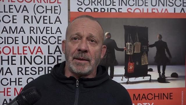 "Closing Party (arrivederci e grazie)" al Teatro Mecenate di Arezzo - DgMkZMcj9Fo