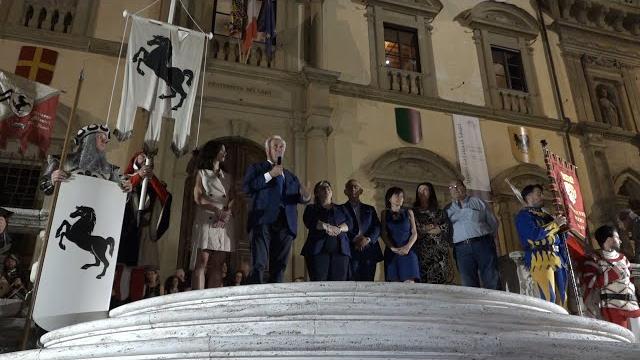 Inaugurata la scalinata del palazzo di Fraternita in Piazza Grande - DljoImQKCt4