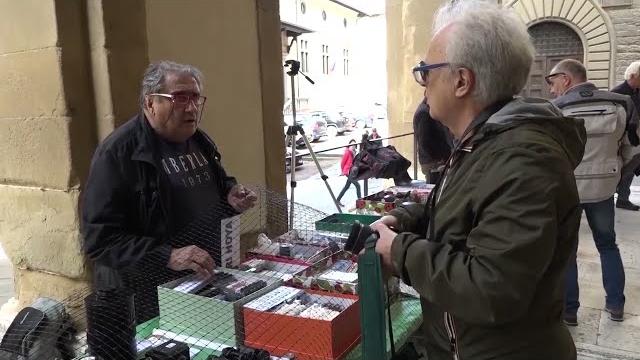 Arezzo omaggia la fotografia “vintage”: domenica 19 aprile torna Foto Antiquaria - HqVrnMsKH1M