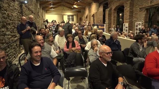 Vannacci ad Arezzo: "dire non sei normale non è un'offesa". Vendite record per "Mondo al contrario" - Iy1-iqDhc70