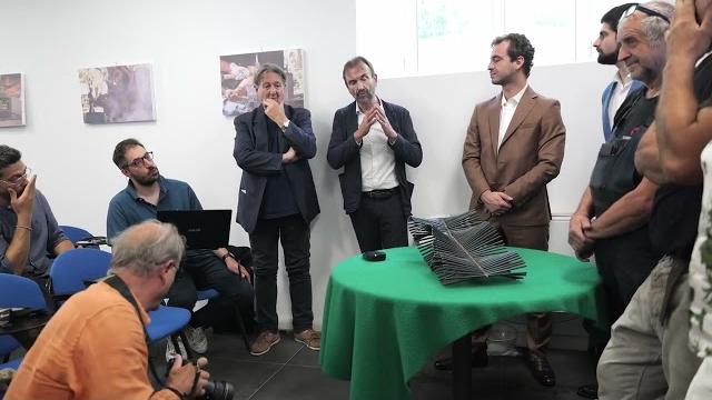 A Stia prende forma il "Terzo Paradiso" di Pistoletto per i 50 anni della Biennale d'Arte Fabbrile - NdySx2VClko