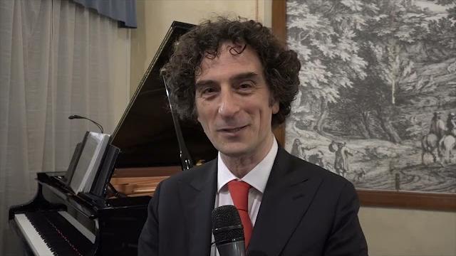 Il Coro Stranevoci al Convitto per il concerto "Aspettando il Natale" - OyqB52NNRzA