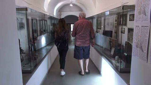 I vecchi cellulari diventano un'opera d'arte, l'iniziativa del Mumec - QBzYn7Ak9og