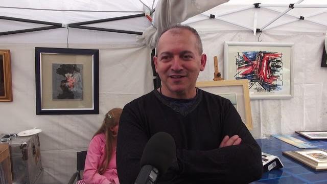 Torna la Fiera Antiquaria, tanti turisti tra i banchi del centro storico - TnVwrsh_F7s