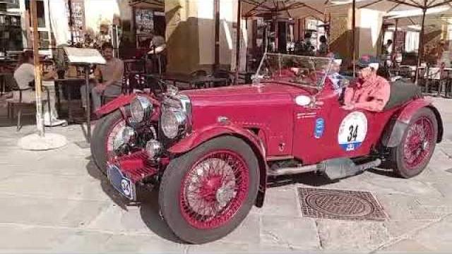 In Piazza Grande ad Arezzo il passaggio del Gran Premio Nuvolari - ZAGJUPhxiL4