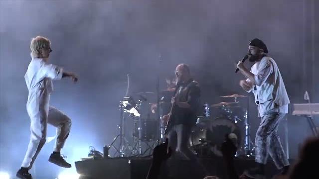 Baustelle e Coma Cose protagonisti sul palco del Mengo - b975i4v9gJA