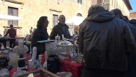 Weekend di Pasqua con la Fiera Antiquaria ad Arezzo - c2gUNsa1qf4