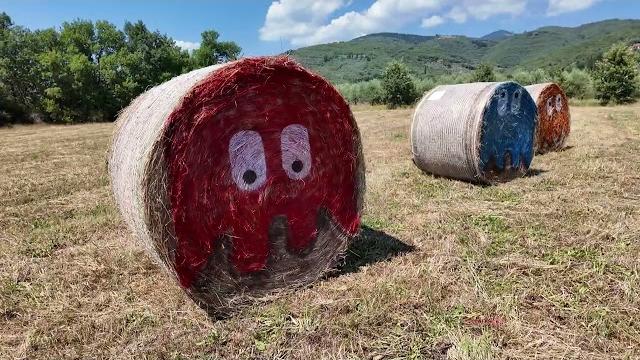 Pacman e i fantasmini colorati nelle campagne di Terranuova - fdOr25LCQXc