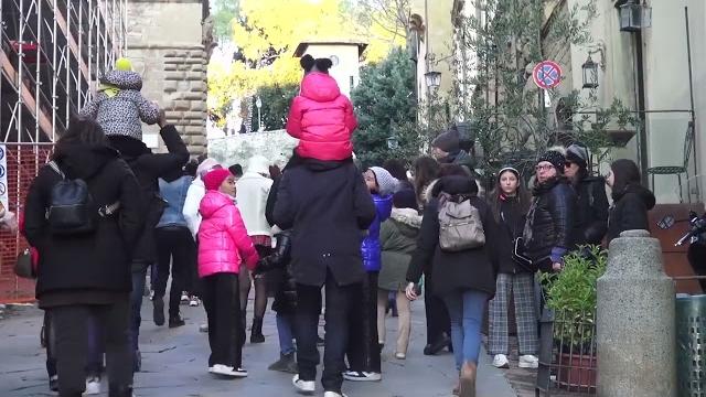 Arezzo, "Città del Natale":  in archivio un week-end che ha superato tutti i record - gyJeEGb-TbU