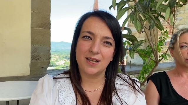 I negozi del centro storico brillano nella notte di Castiglion Fiorentino - hUHH_YCE1dY