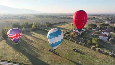 Castiglion Fiorentino, tutti a naso in su per lo spettacolo delle mongolfiere - mTIWcj1wt7Q