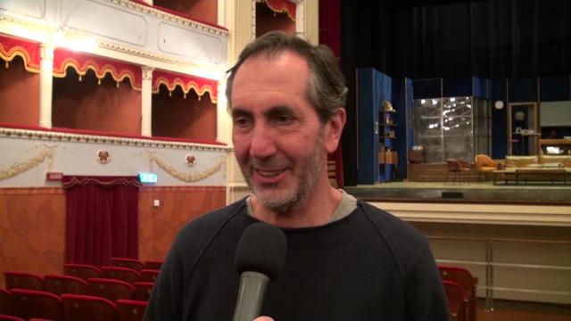 Al Teatro Petrarca per “Perfetti sconosciuti”, spettacolo di Paolo Genovese - mkc2kiepQhk