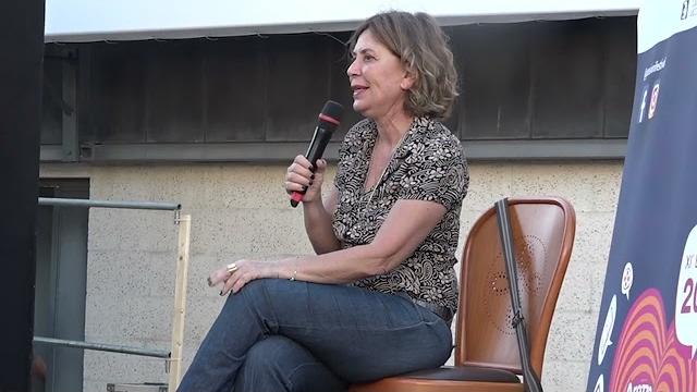 “Vecchi rivoluzionari e giovani robot”, Sabina Guzzanti sul palco del Passioni Festival - nF_9enj83Lo