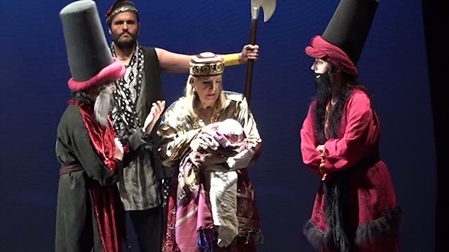 Libera Accademia del Teatro, su il sipario per “La storia del cerchio di gesso” - nX3eNRY2Aig