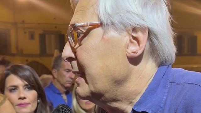 A Sgarbi e Santucci il premio Cortonantiquaria 2023 - uQvncfvVoS0