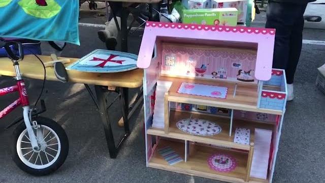 Monte San Savino (Ar), successo per il "Mercato delle "Pulci" in versione natalizia - w3ESvmk3-2s