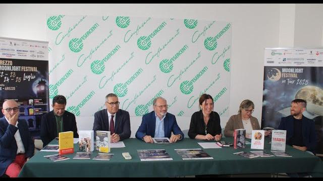 Torna in Piazza Grande “Arezzo Moonlight festival”: 8 incontri letterari dal 22 al 25 luglio - wwBnT2VHEOU
