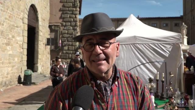Il sole "bacia" la Fiera Antiquaria di Arezzo - yEgR9rQDEUg