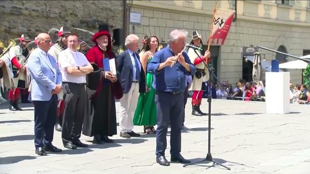 Guido day: premio al Gruppo Musici Giostra del Saracino e a Roberto Fabbriciani - ykYY8tgGUSg