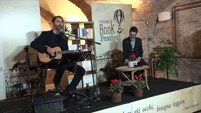 Un grande inizio per il Foiano Book Festival, tra i protagonisti Neri Marcorè - yxwEe2Q5s84
