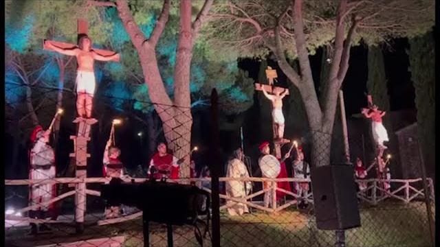 A San Zeno (Ar) si torna indietro nel tempo con la rappresentazione della Via Crucis - zWDNZNbXQF4
